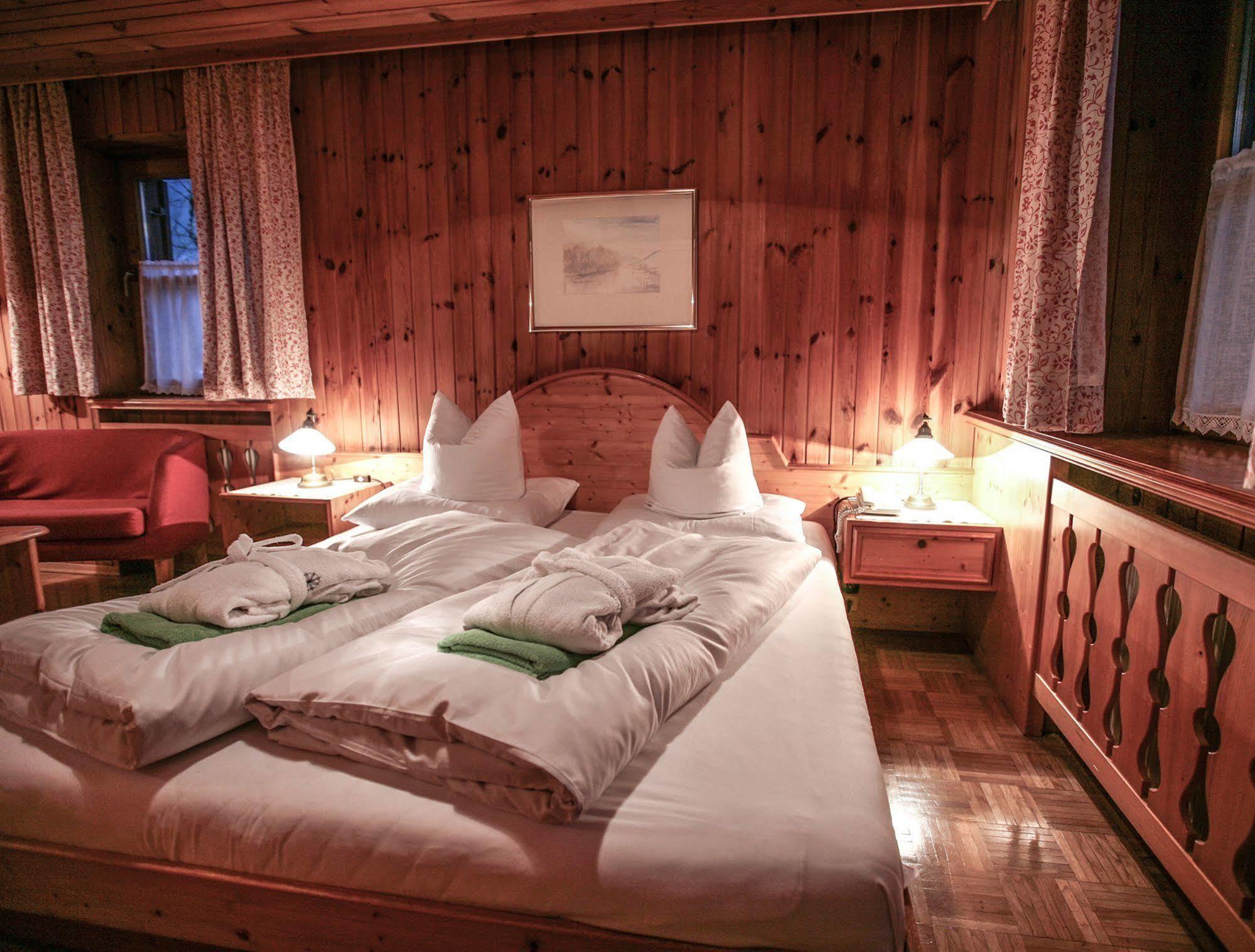 Bio-Hotel Saladina ガシュルン エクステリア 写真